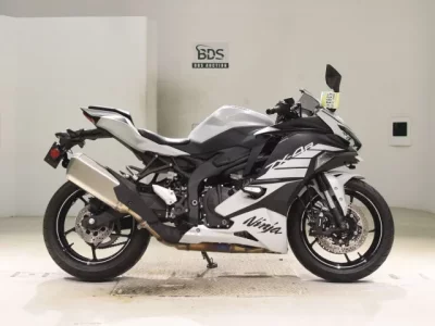 Kawasaki ZX-4R SE