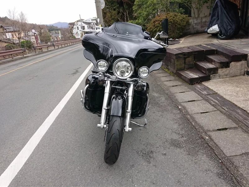 Harley-Davidson HARLEY FLHTCU1690
