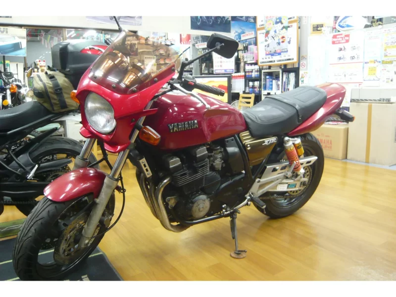 Yamaha XJR400
