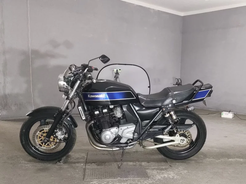 Kawasaki ZRX400