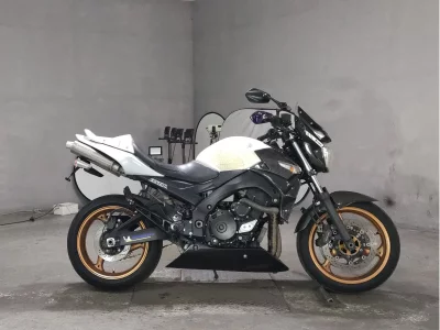 Suzuki GSR400