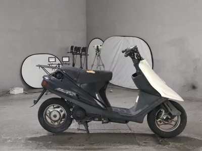 Suzuki ADDRESS V100