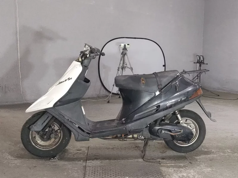 Suzuki ADDRESS V100