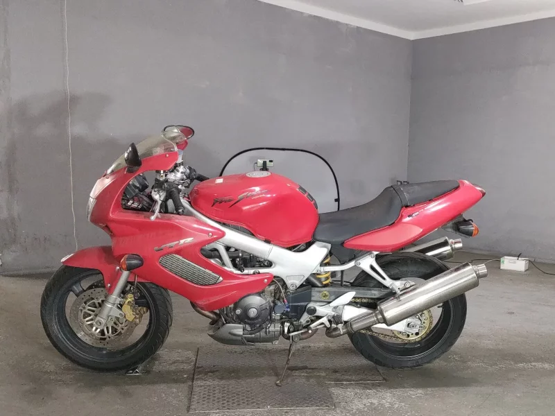 Honda VTR1000F