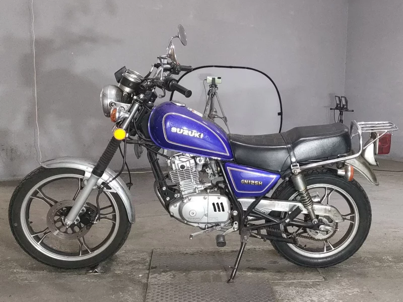 Suzuki GN125H