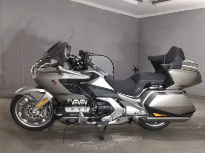 Honda GL1800 TOUR DCT