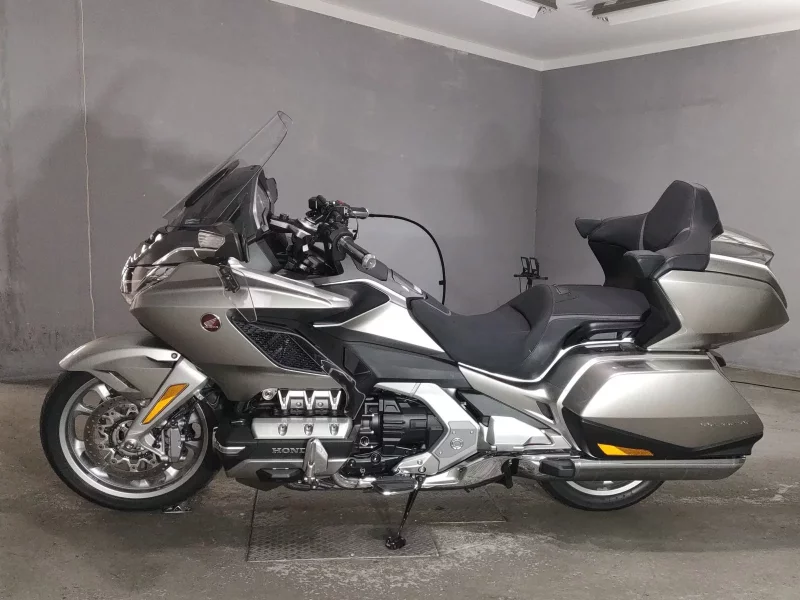 Honda GL1800 TOUR DCT
