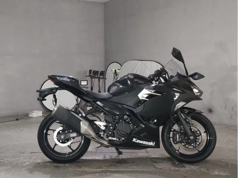 Kawasaki NINJA400