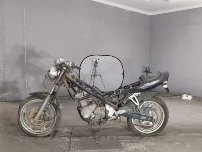 Suzuki BANDIT250-1
