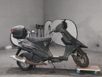 Suzuki ADDRESS V100