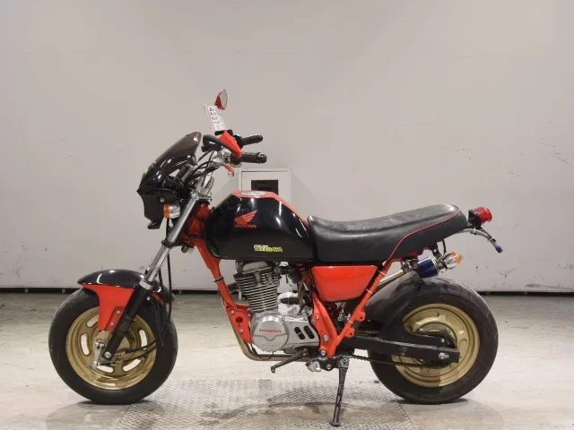 Honda APE100