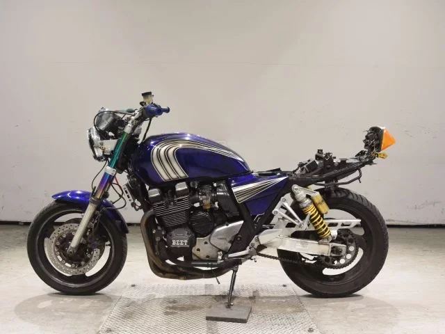 Yamaha XJR400R-3