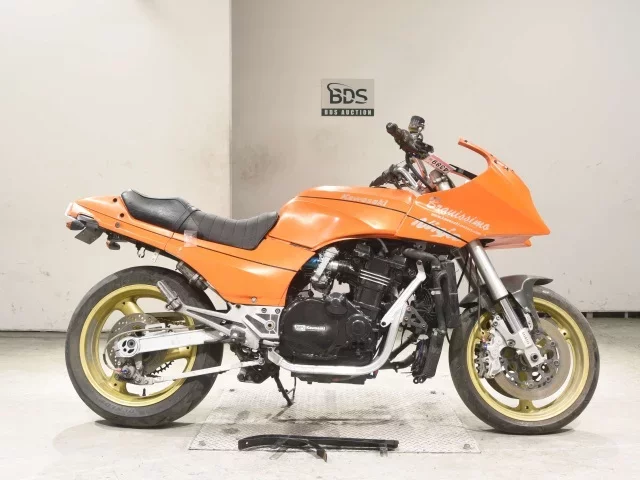 Kawasaki GPZ900R