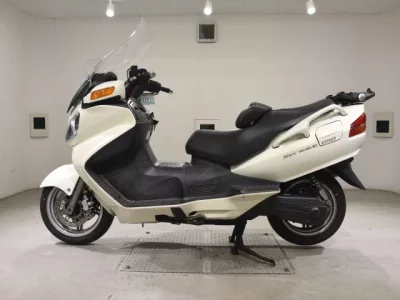 Suzuki SKYWAVE 650LX