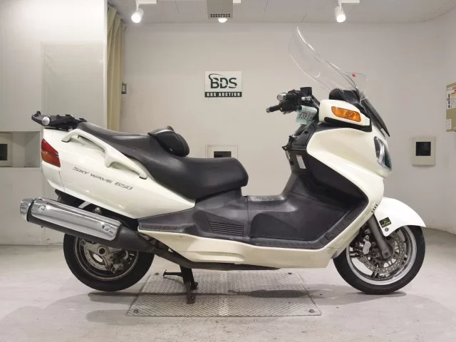 Suzuki SKYWAVE 650LX