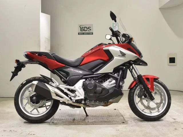Honda NC750X-2