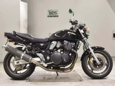 Suzuki INAZUMA 400