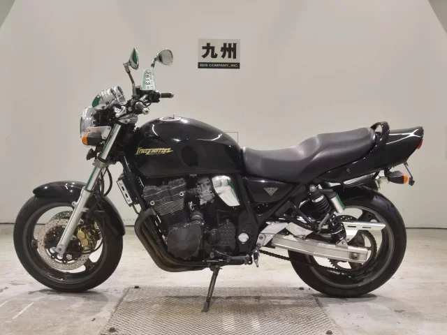 Suzuki INAZUMA 400