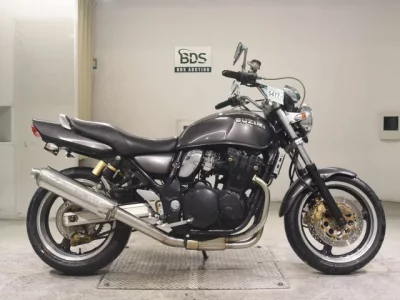 Suzuki INAZUMA 400
