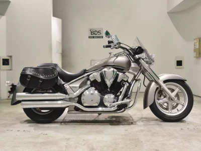 Honda VT1300CR