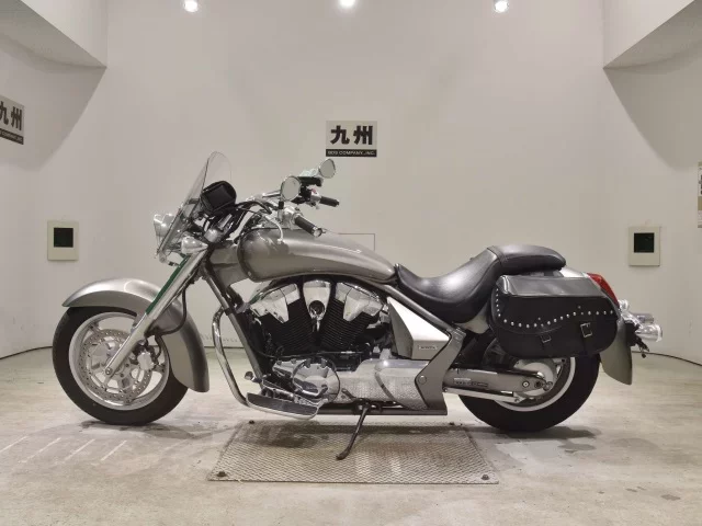 Honda VT1300CR