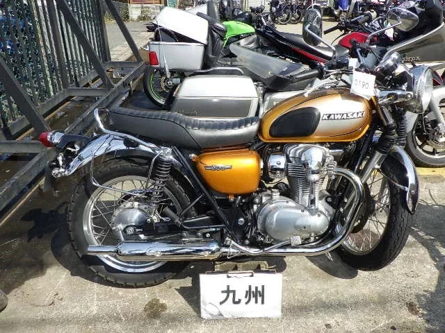 Kawasaki W800