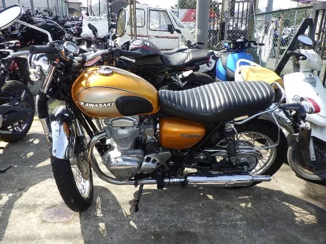 Kawasaki W800