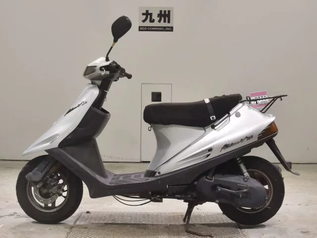 Suzuki ADDRESS V100