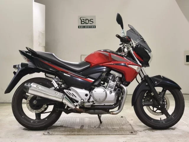 Suzuki GSR250