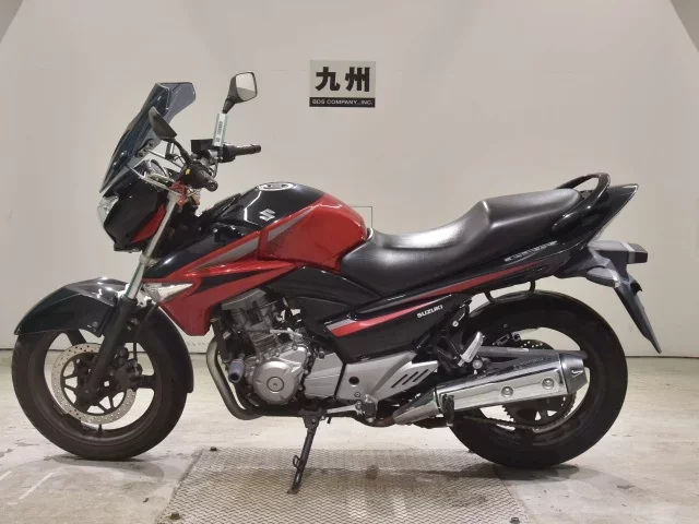 Suzuki GSR250