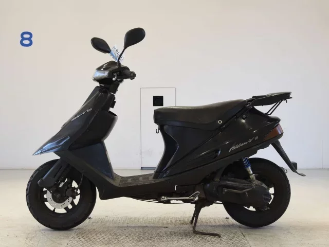 Suzuki ADDRESS V100