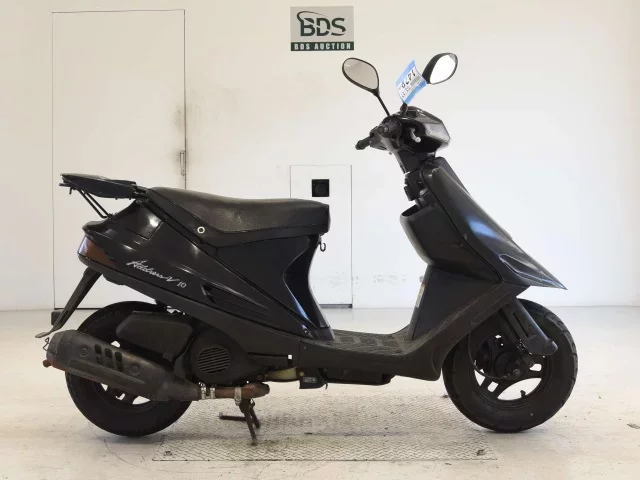 Suzuki ADDRESS V100