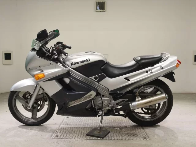 Kawasaki ZZR250