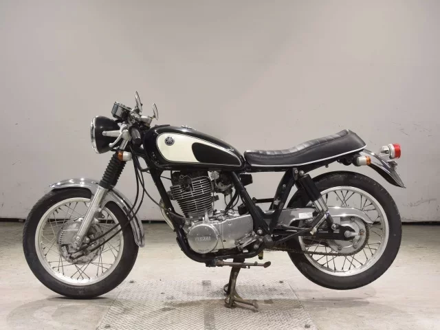 Yamaha SR400-2