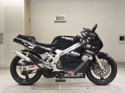 Suzuki RGV250