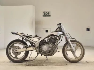 Yamaha SRX600-4