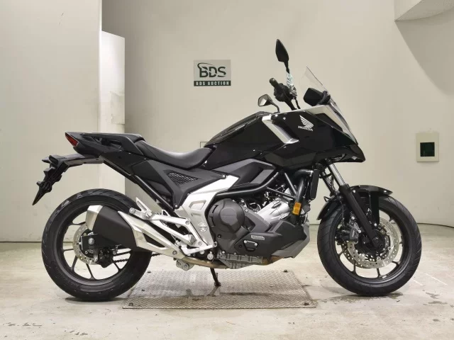 Honda NC750XD-3
