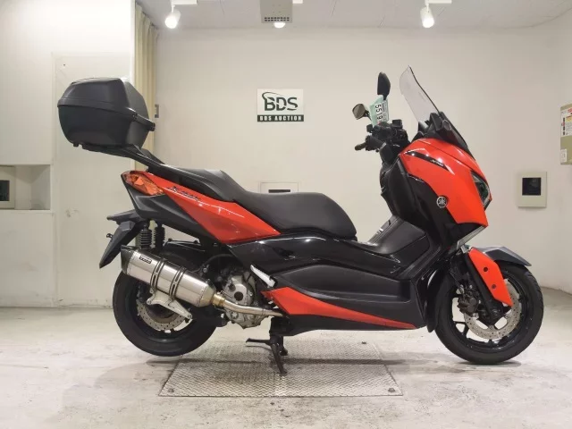 Yamaha X-MAX250-2
