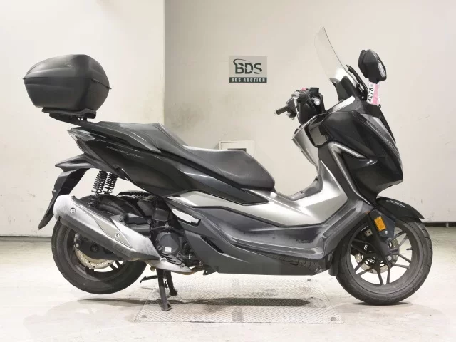 Honda FORZA -4