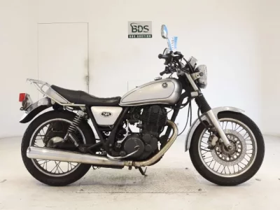 Yamaha SR400-3