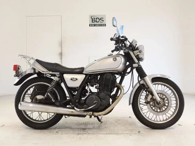 Yamaha SR400-3