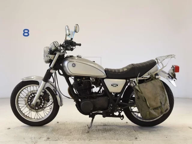 Yamaha SR400-3