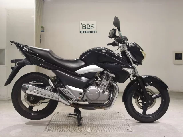 Suzuki GSR250
