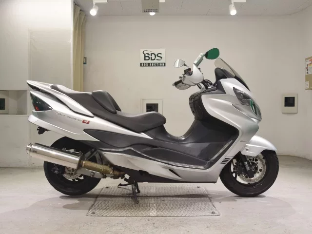 Suzuki SKYWAVE 250M