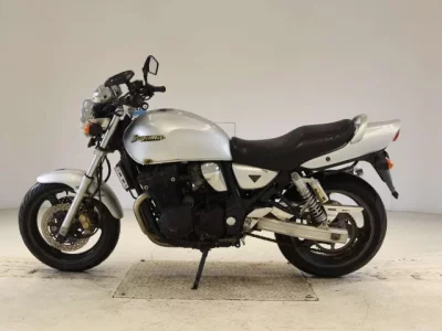 Suzuki INAZUMA 400