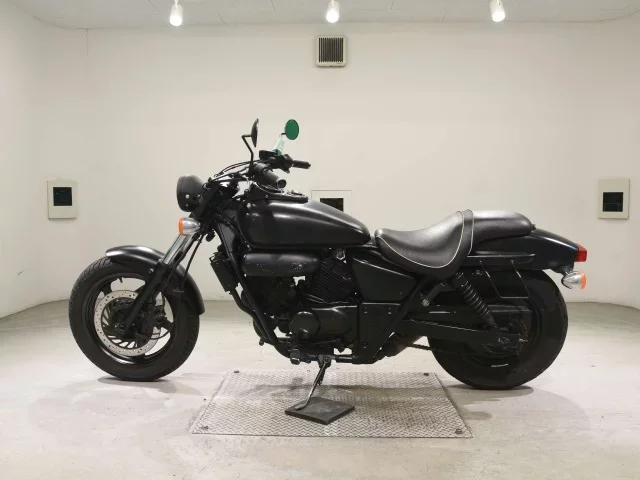 Honda MAGNA 250