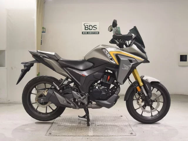 Honda CB200XA