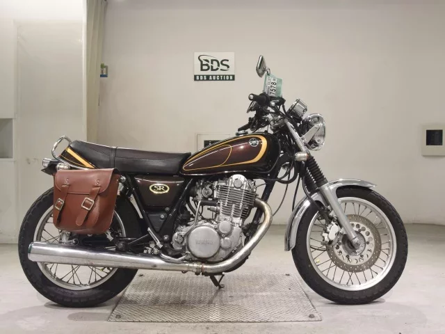 Yamaha SR400-3