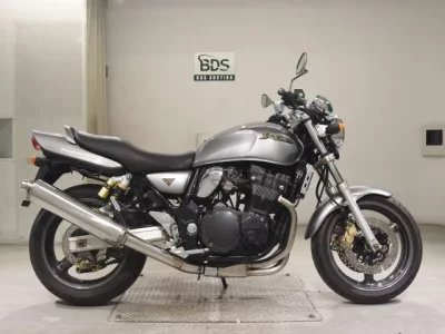 Suzuki INAZUMA 400