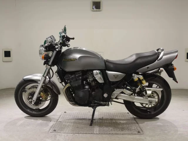 Suzuki INAZUMA 400